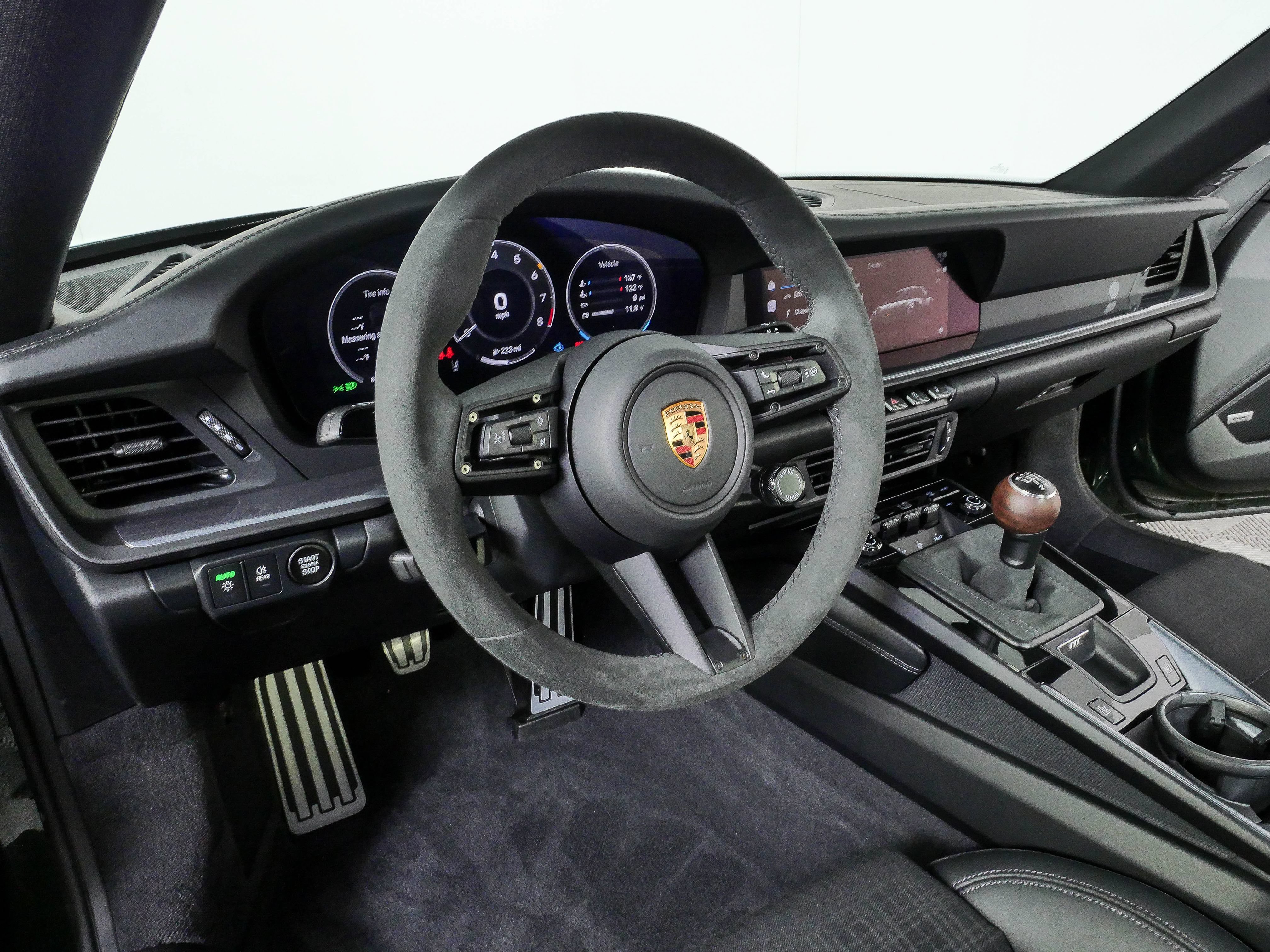 Certified 2026 Porsche 911 Carrera RWD image 4