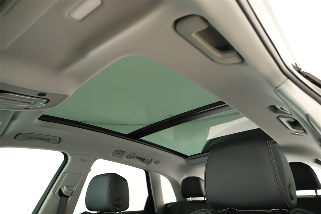 Used 2024 Audi Q5 e Premium w/ Convenience Package image 26