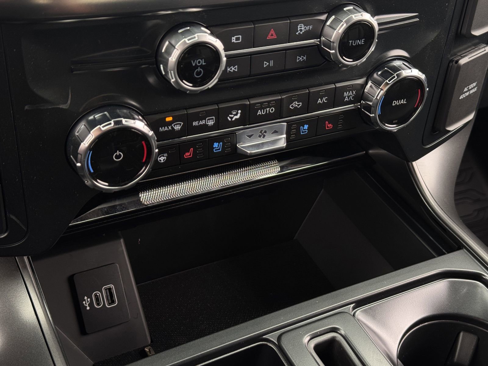 Used 2025 Ford F150 Lariat w/ Equipment Group 501A Mid image 22