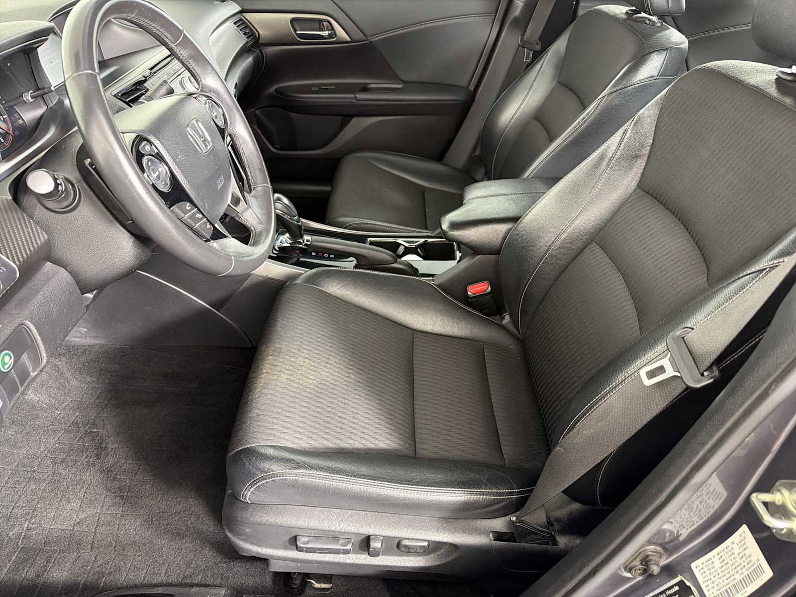 Used 2016 Honda Accord Sport image 7