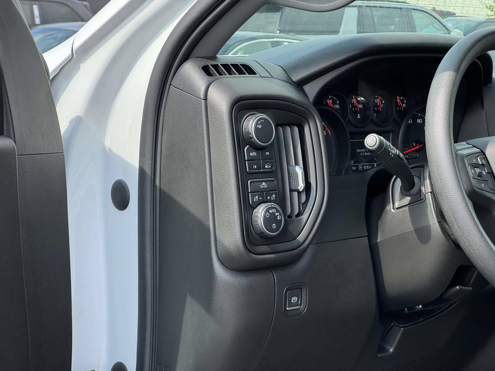 Used 2023 Chevrolet Silverado 1500 Custom AWD/4WD image 11
