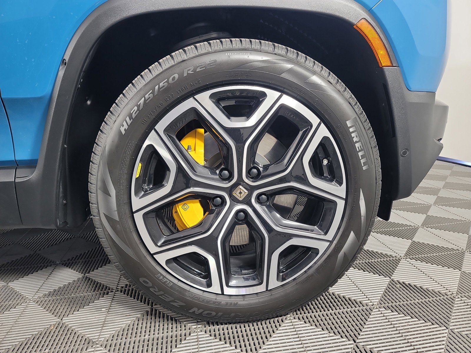 Used 2023 Rivian R1S Adventure AWD/4WD image 11