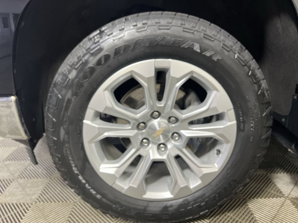 Certified 2023 Chevrolet Silverado 1500 LTZ AWD/4WD image 33