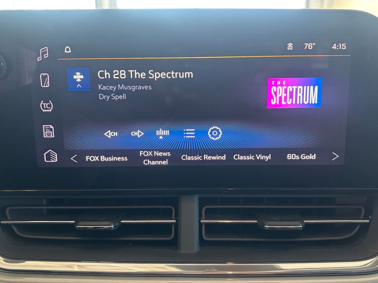 Used 2025 Chevrolet Trax LT w/ LT Convenience Package FWD image 20