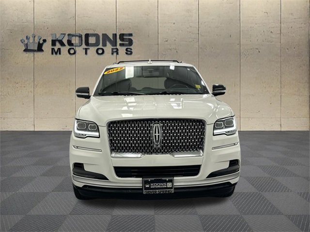 Used 2022 Lincoln Navigator Reserve image 3
