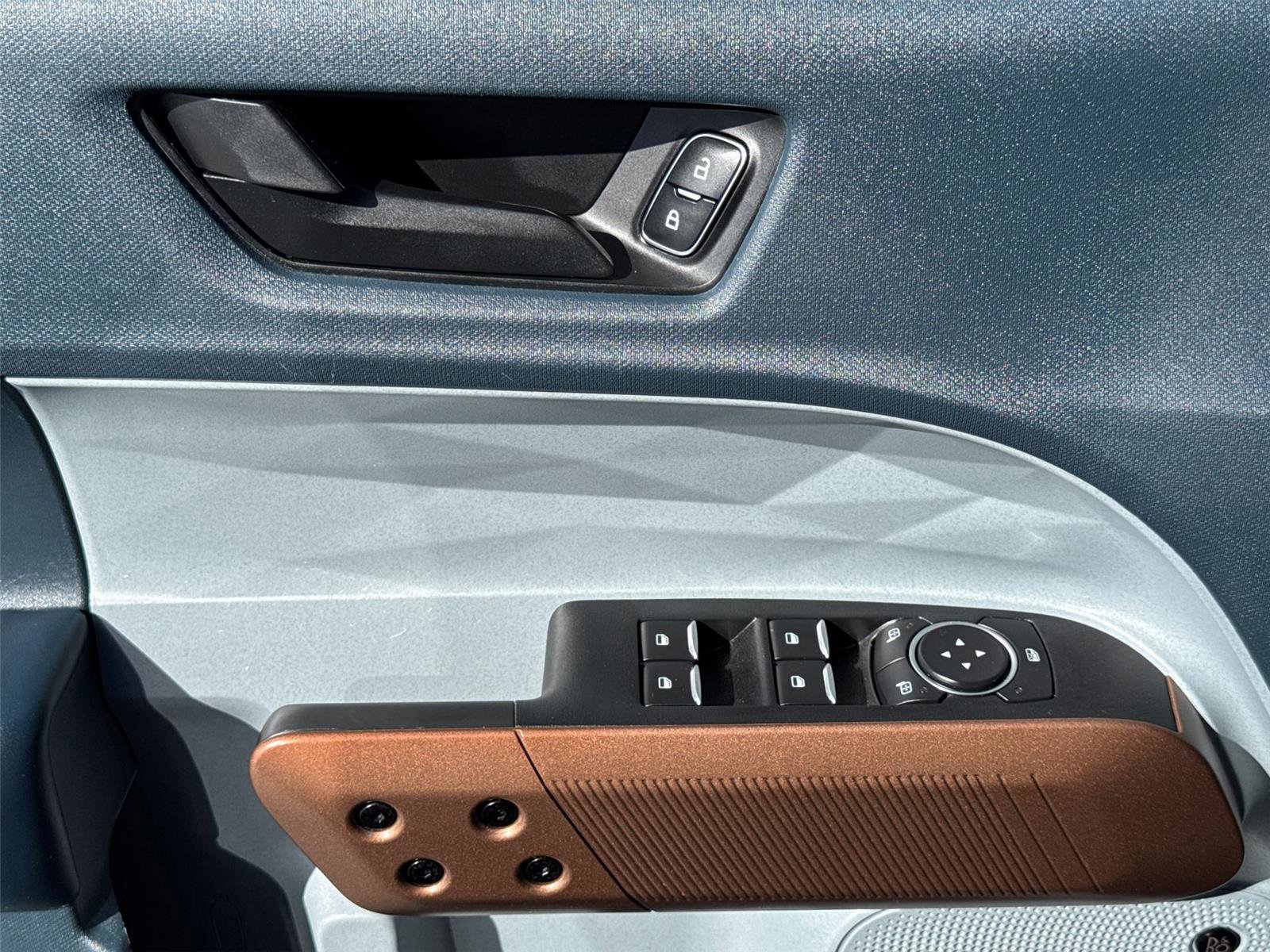 Certified 2022 Ford Maverick Lariat w/ Lariat Luxury Package image 30