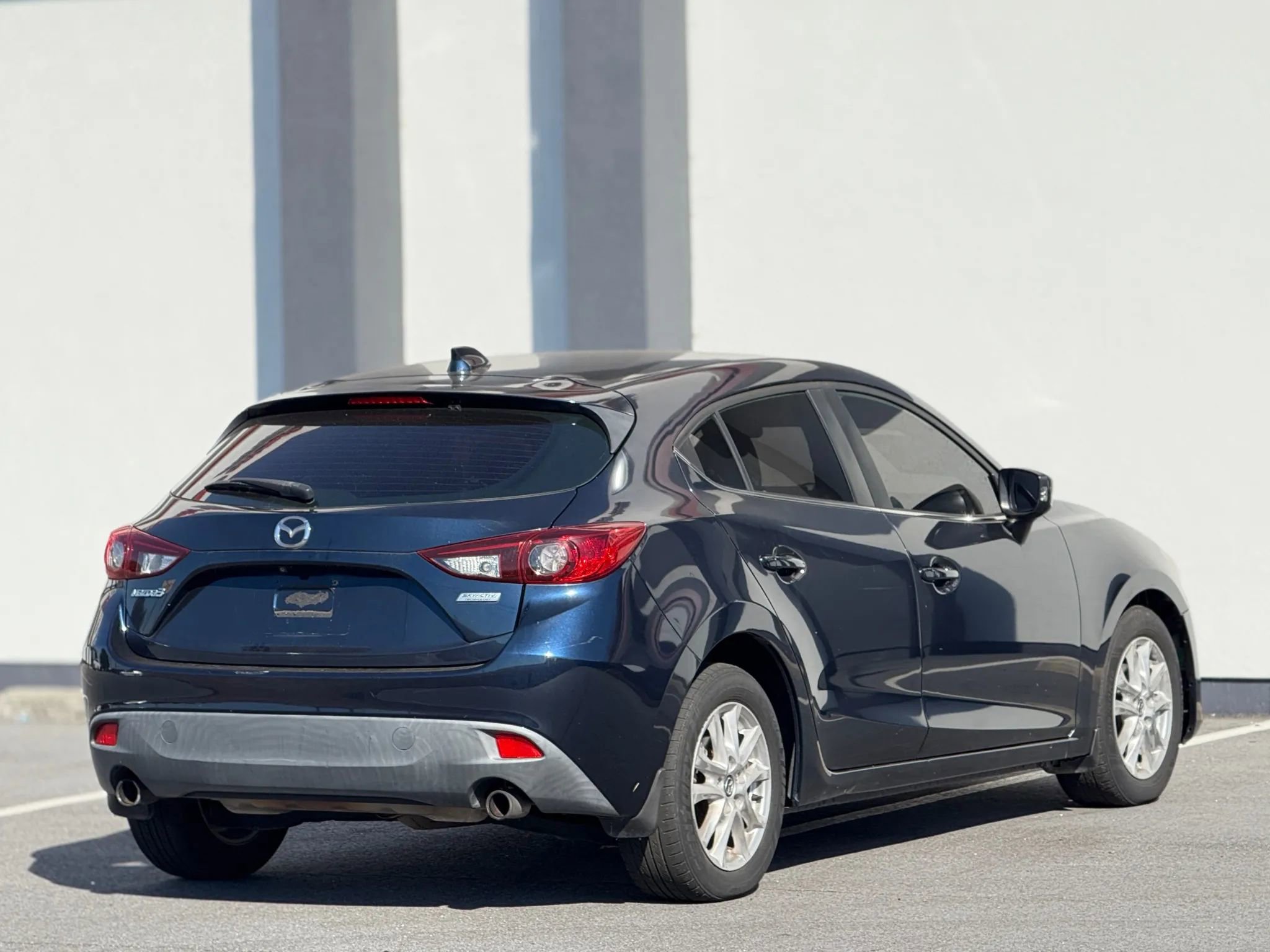 Used 2015 MAZDA MAZDA3 i Grand Touring image 9