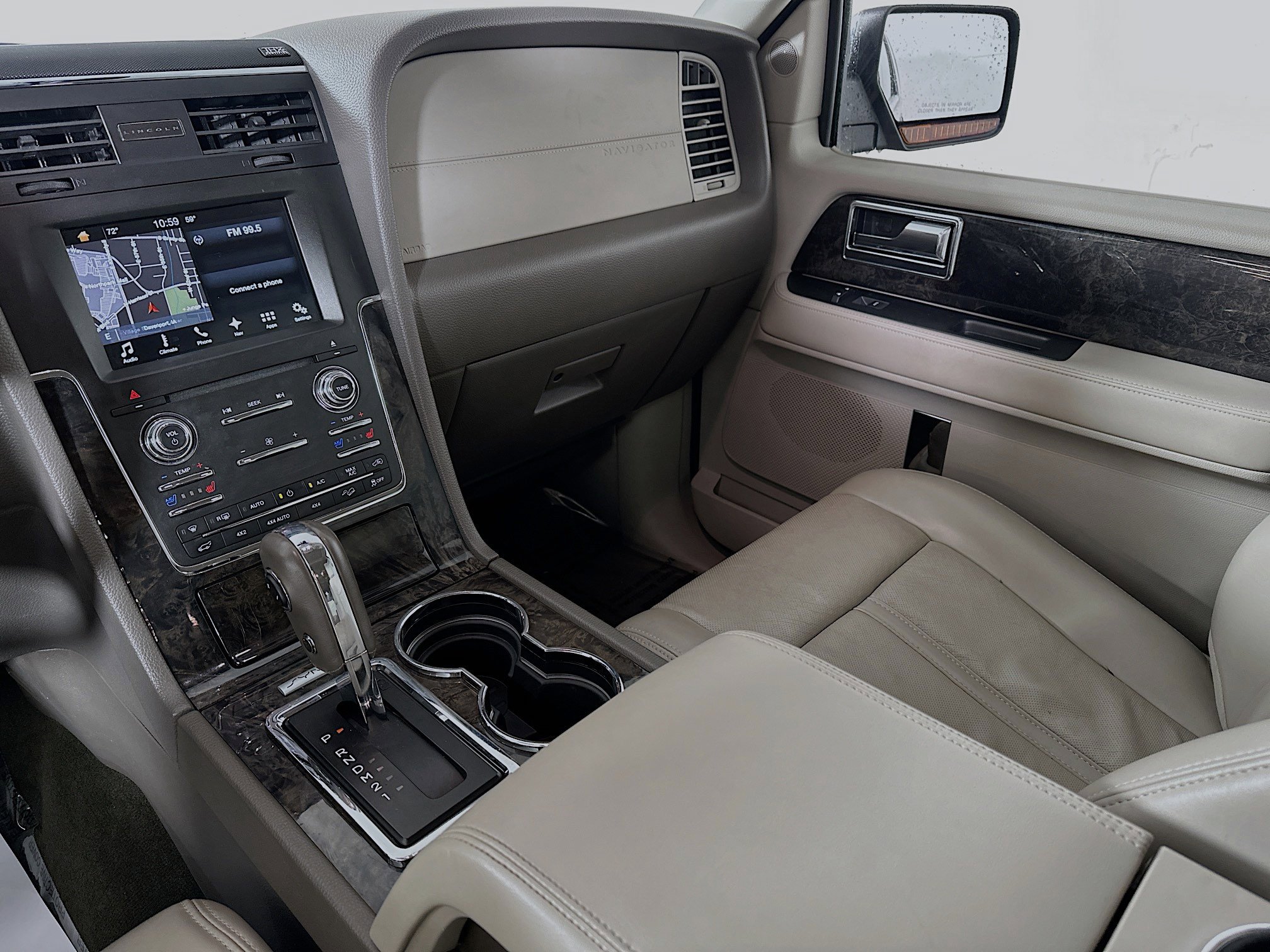 Used 2016 Lincoln Navigator Select AWD/4WD image 24