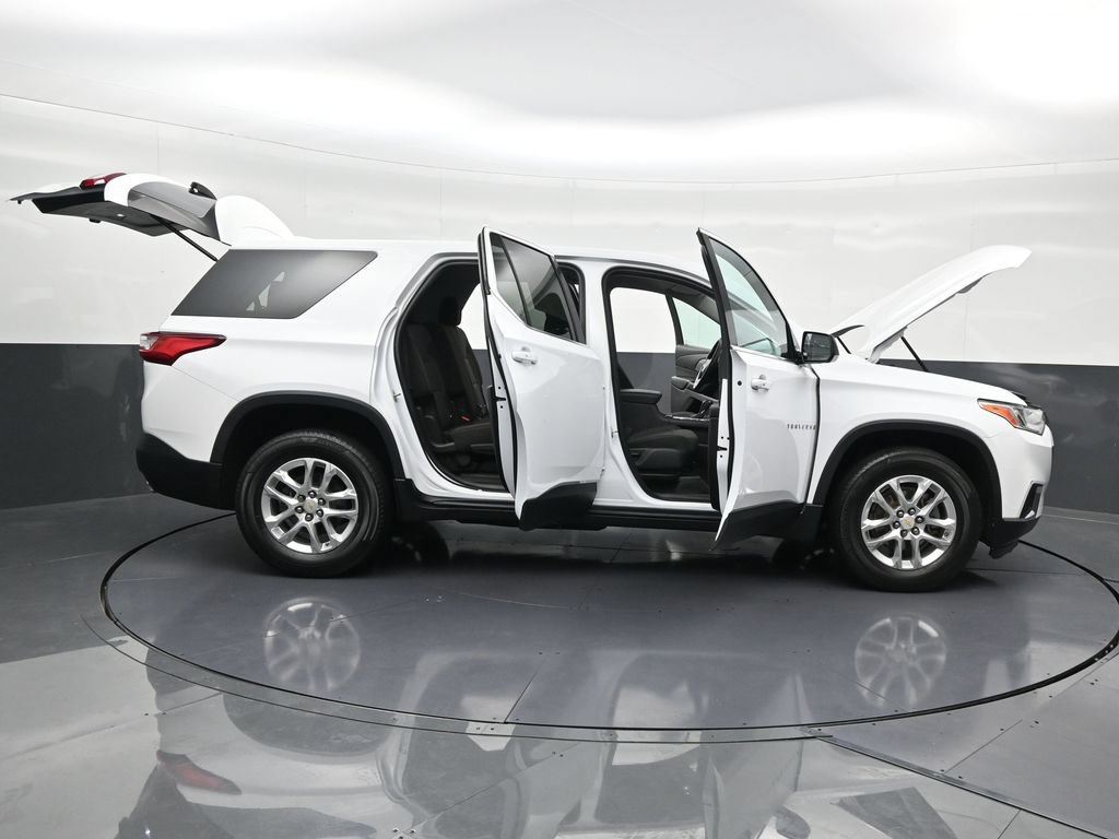 Used 2019 Chevrolet Traverse LS FWD image 39