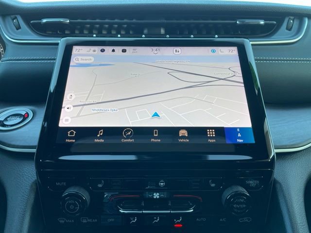 Used 2024 Jeep Grand Cherokee Limited w/ Black Appearance Package image 21