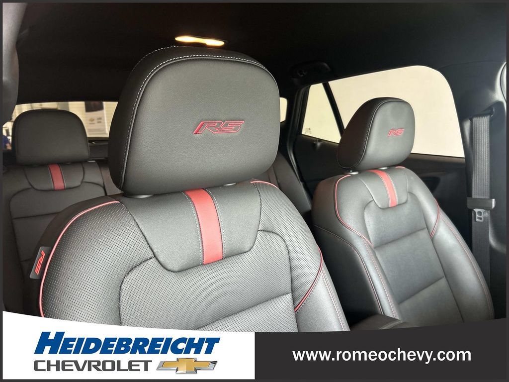 Certified 2024 Chevrolet Trax RS w/ Driver Confidence Package FWD image 33
