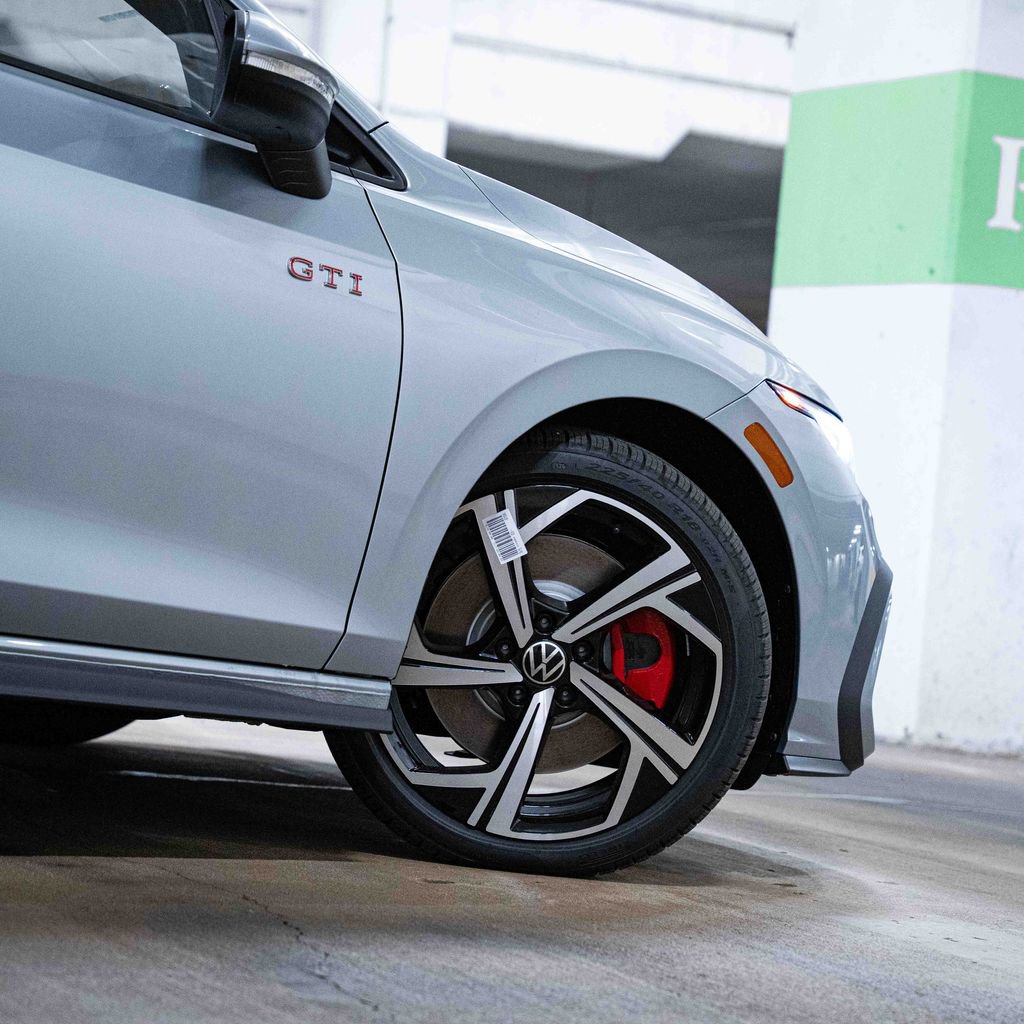 New 2026 Volkswagen GTI SE FWD image 7