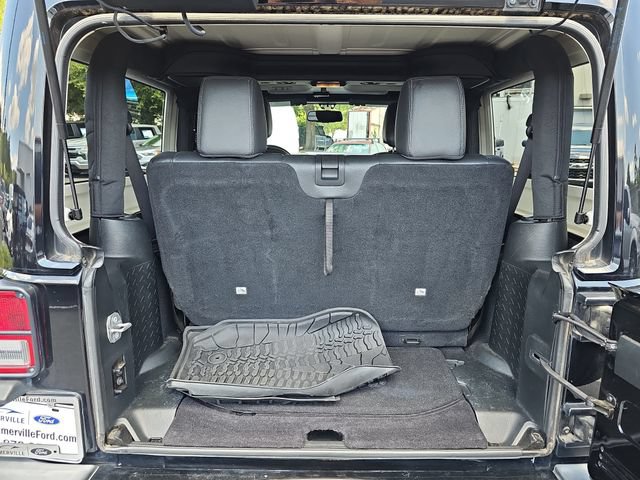 Used 2018 Jeep Wrangler Sahara AWD/4WD image 14