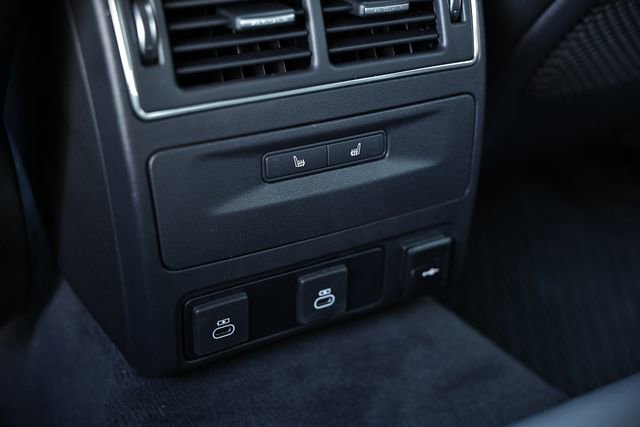 New 2024 Jaguar XF R-Dynamic SE AWD/4WD image 40