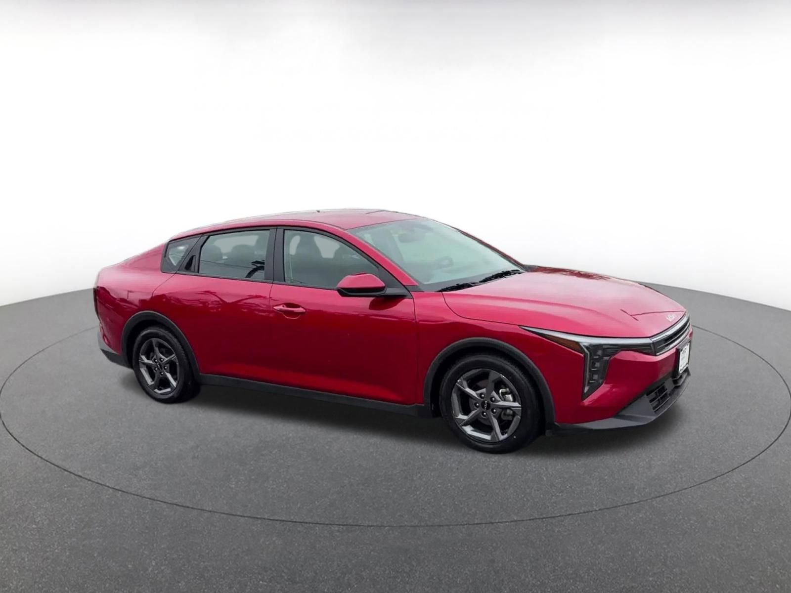 Used 2025 Kia K4 FWD image 2