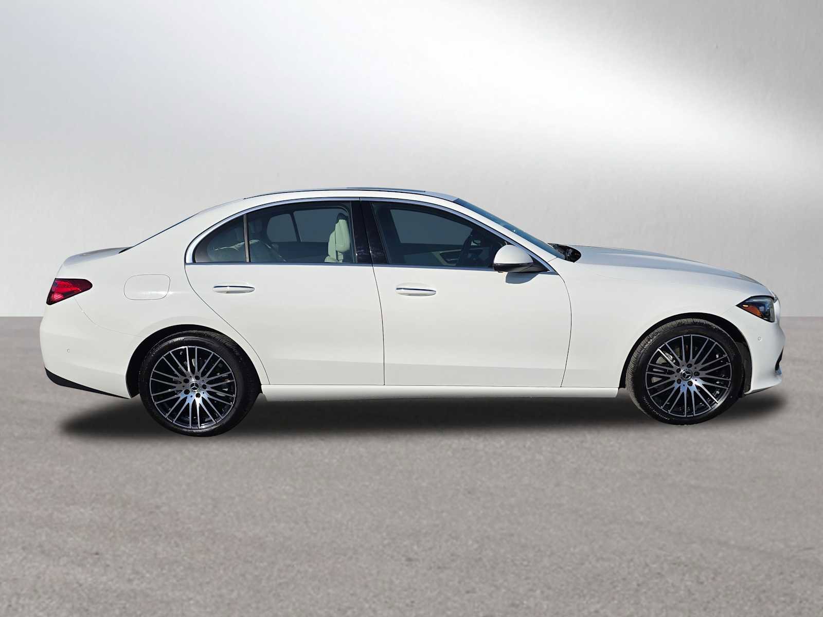 Used 2025 Mercedes-Benz C 300 Sedan image 2