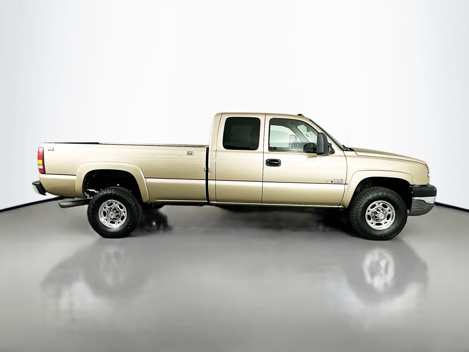 Used 2004 Chevrolet Silverado 3500 2WD Extended Cab w/ Heavy-Duty Power Package image 9