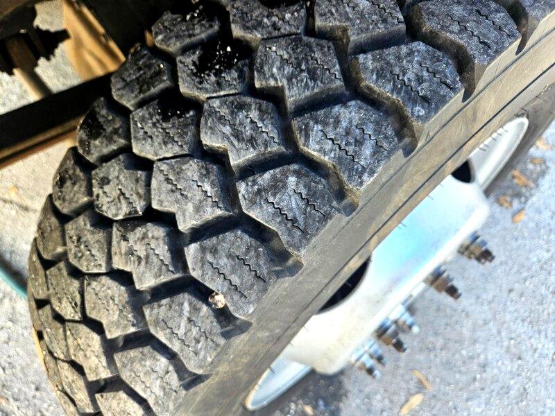 Used 2000 Ford F450 4x4 Regular Cab Super Duty image 12