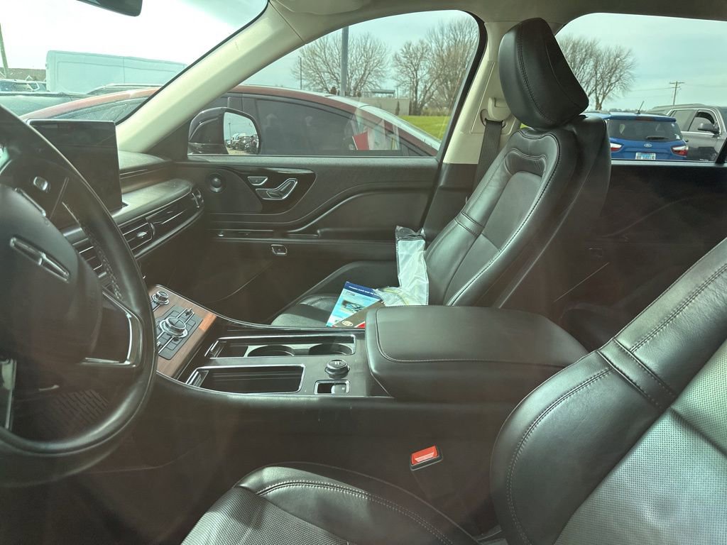 Used 2022 Lincoln Aviator Reserve w/ Equipment Group 201A image 6