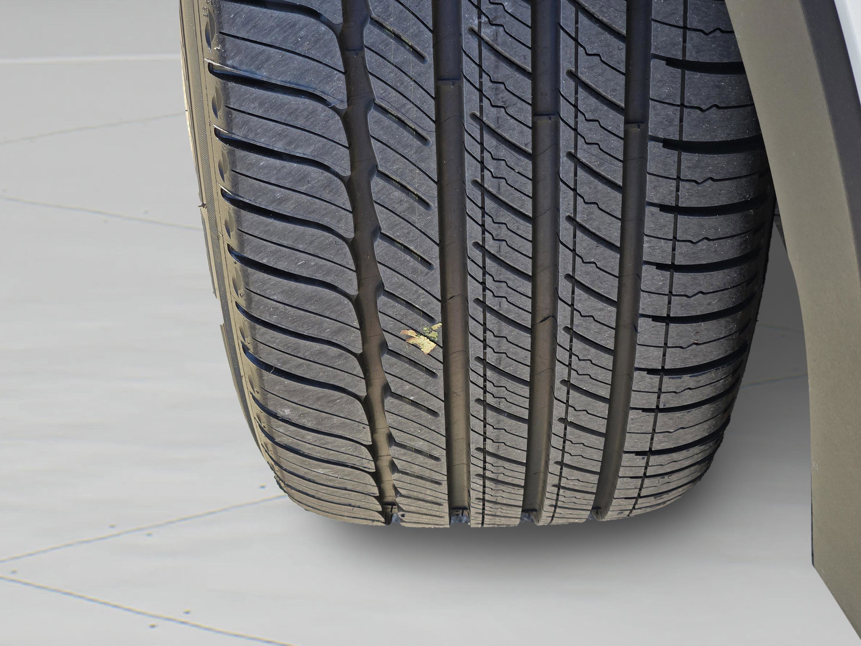 New 2026 Volvo XC40 B4 Core w/ Climate Package image 32