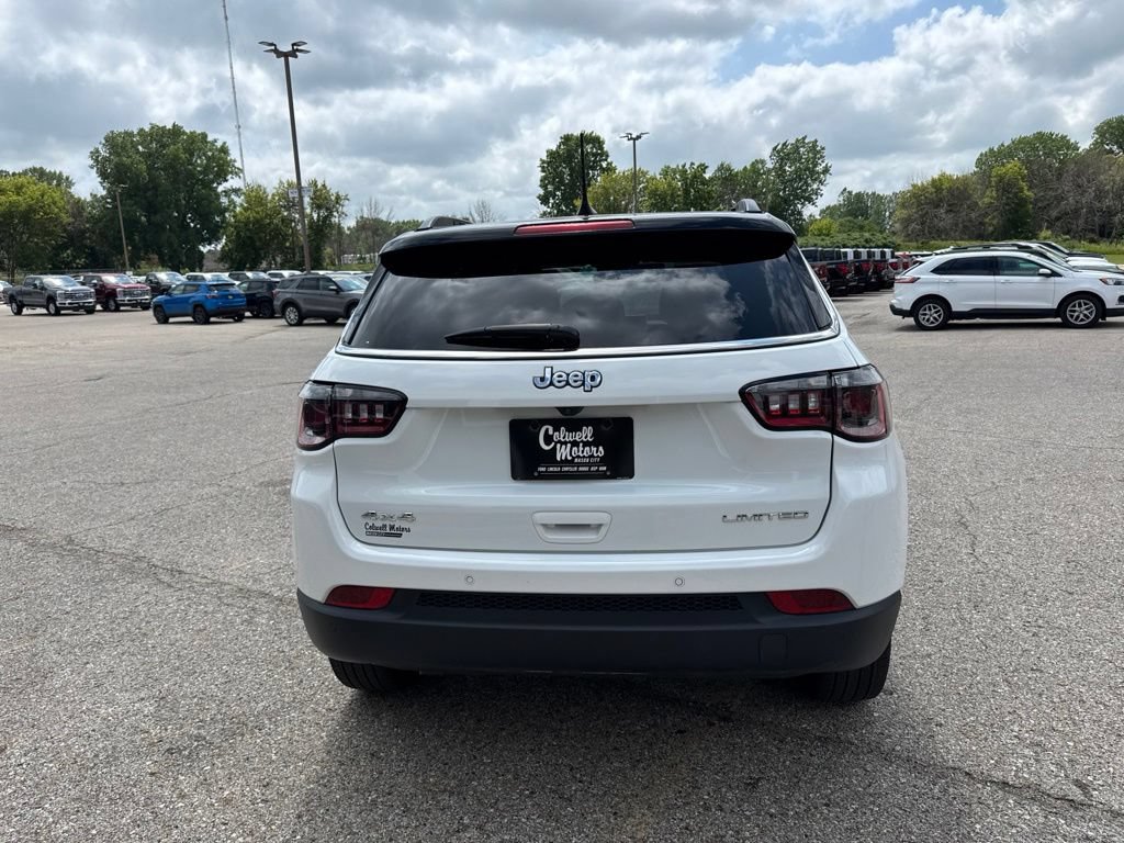 Used 2025 Jeep Compass Limited AWD/4WD image 3