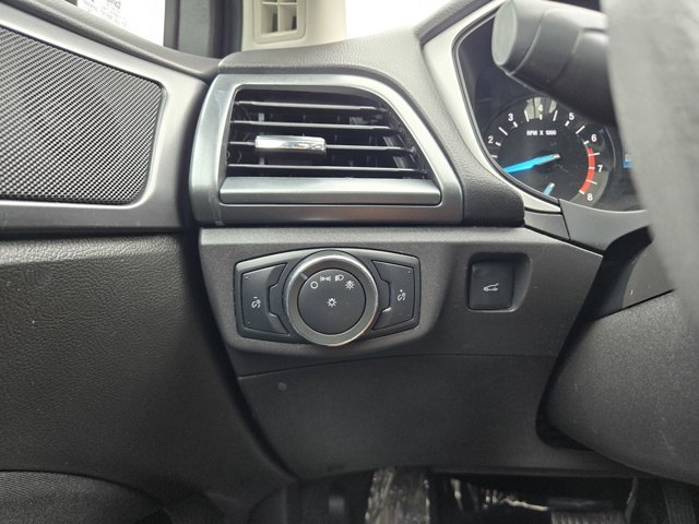 Used 2015 Ford Fusion SE FWD image 23