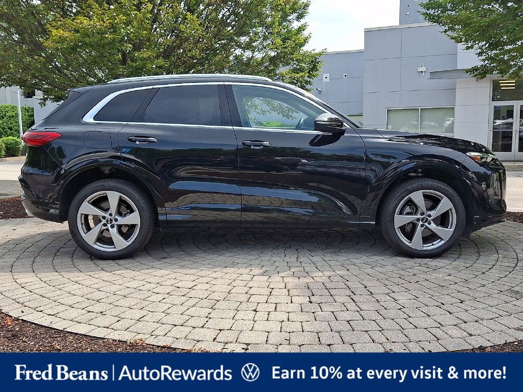 Used 2025 Audi Q5 Premium Plus w/ Premium Plus AWD/4WD image 9