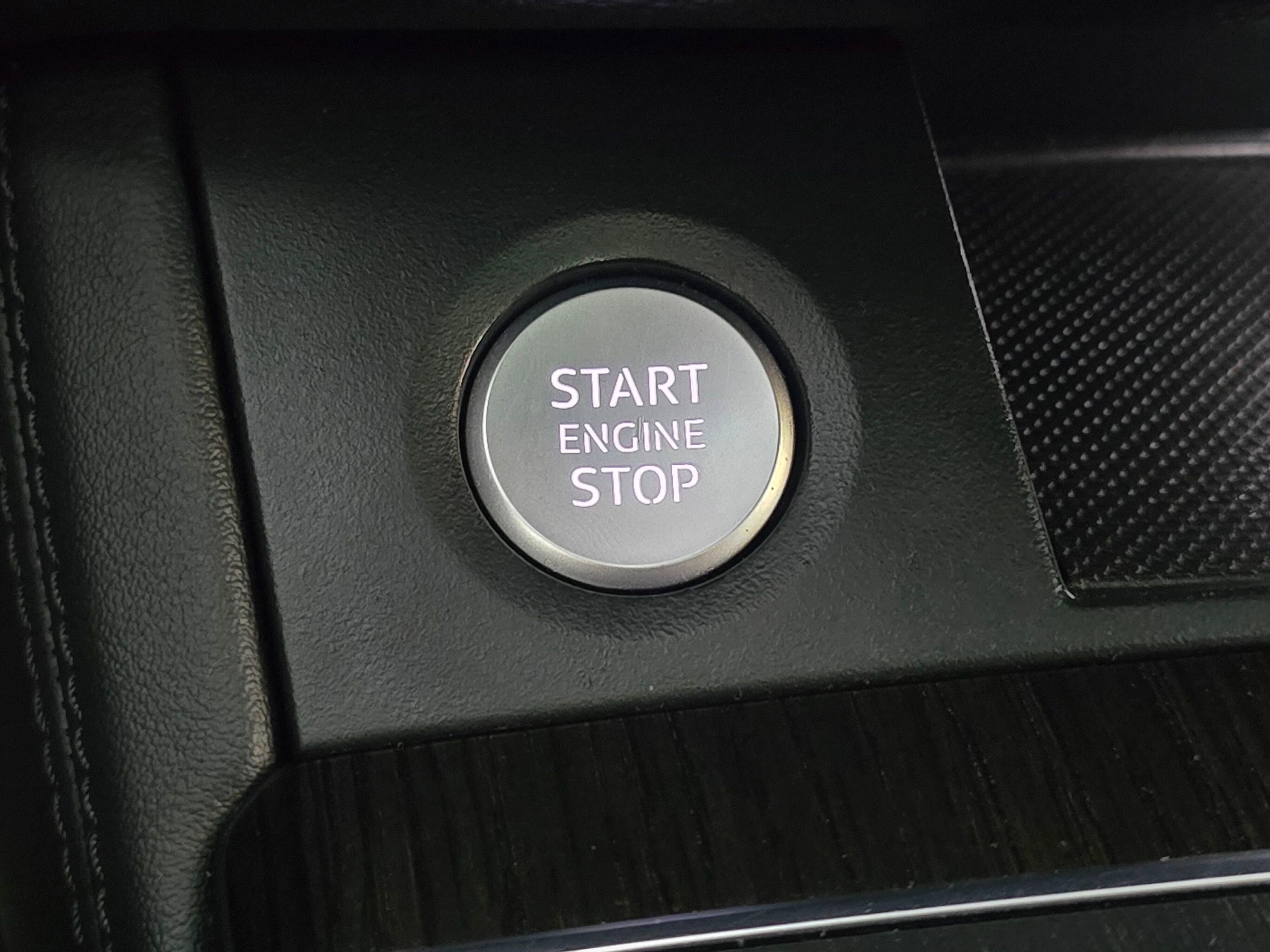 Used 2020 Audi Q5 e Prestige w/ Prestige Package image 41