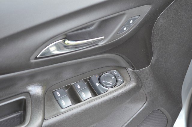 Used 2024 Chevrolet Equinox LT image 16