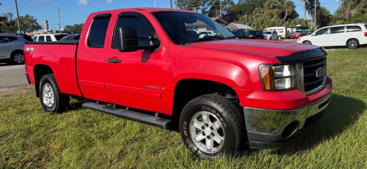 Used 2008 GMC Sierra 1500 SLE w/ Max Trailering Pack image 2