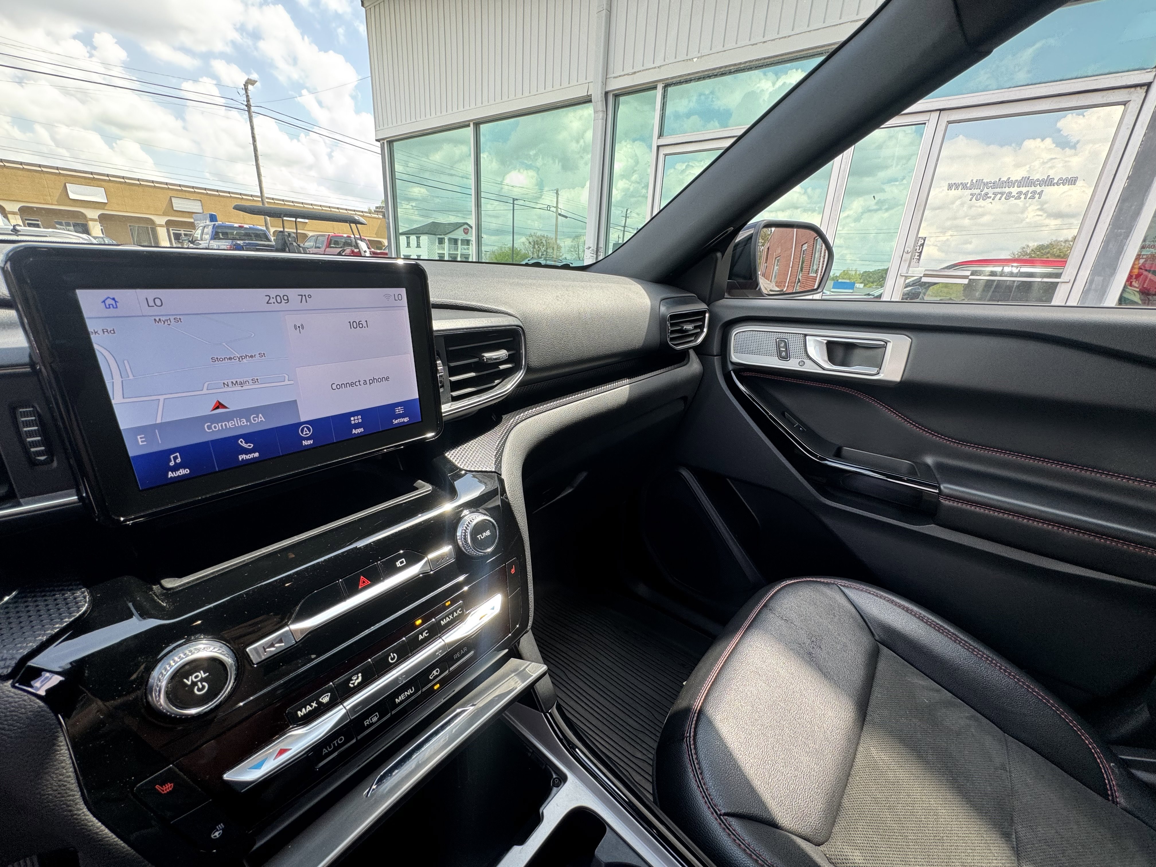 Used 2022 Ford Explorer ST-Line image 16