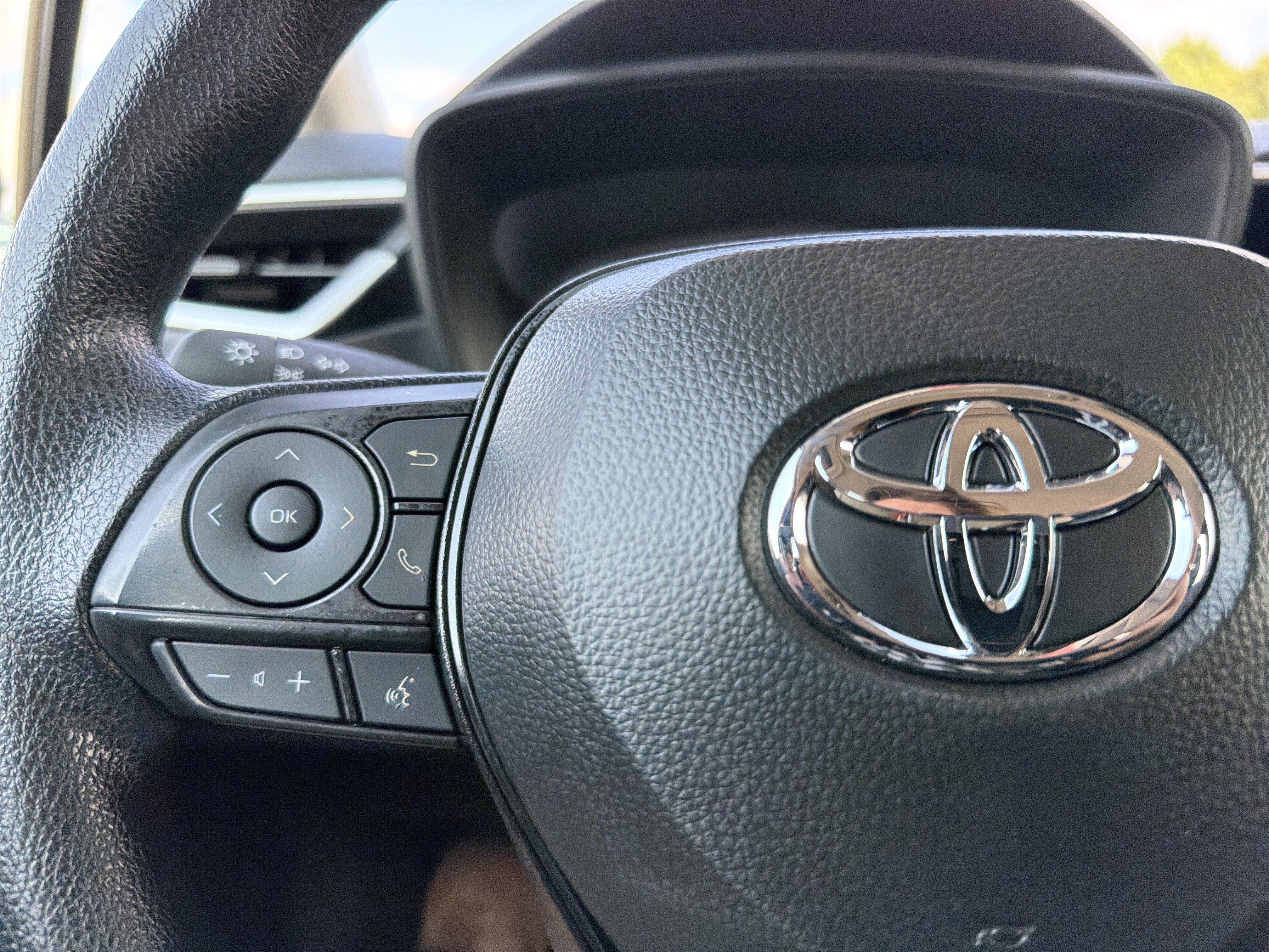 Certified 2025 Toyota Corolla LE FWD image 11