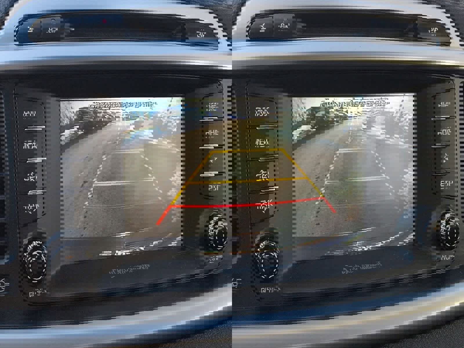 Used 2019 Kia Sorento LX w/ LX Convenience Package image 29