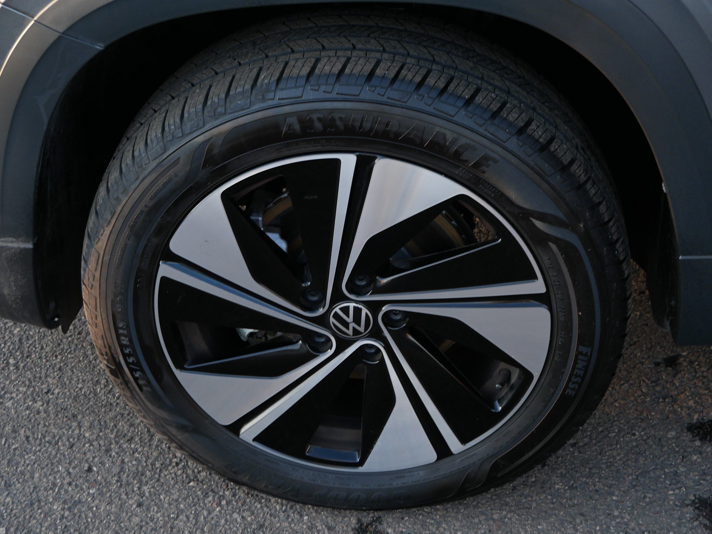 Certified 2024 Volkswagen Taos SE w/ Panoramic Sunroof Package image 15