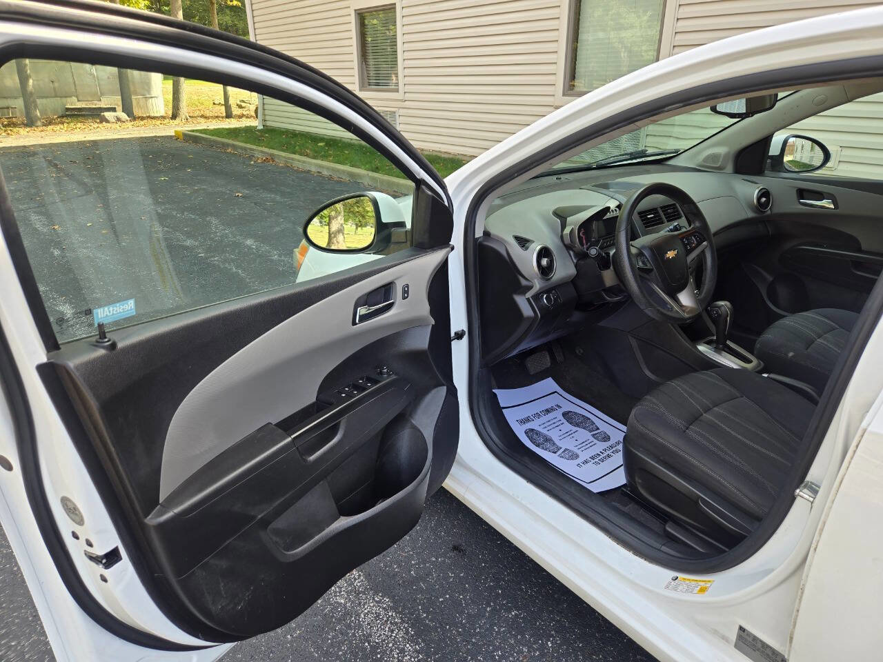 Used 2015 Chevrolet Sonic LT image 17