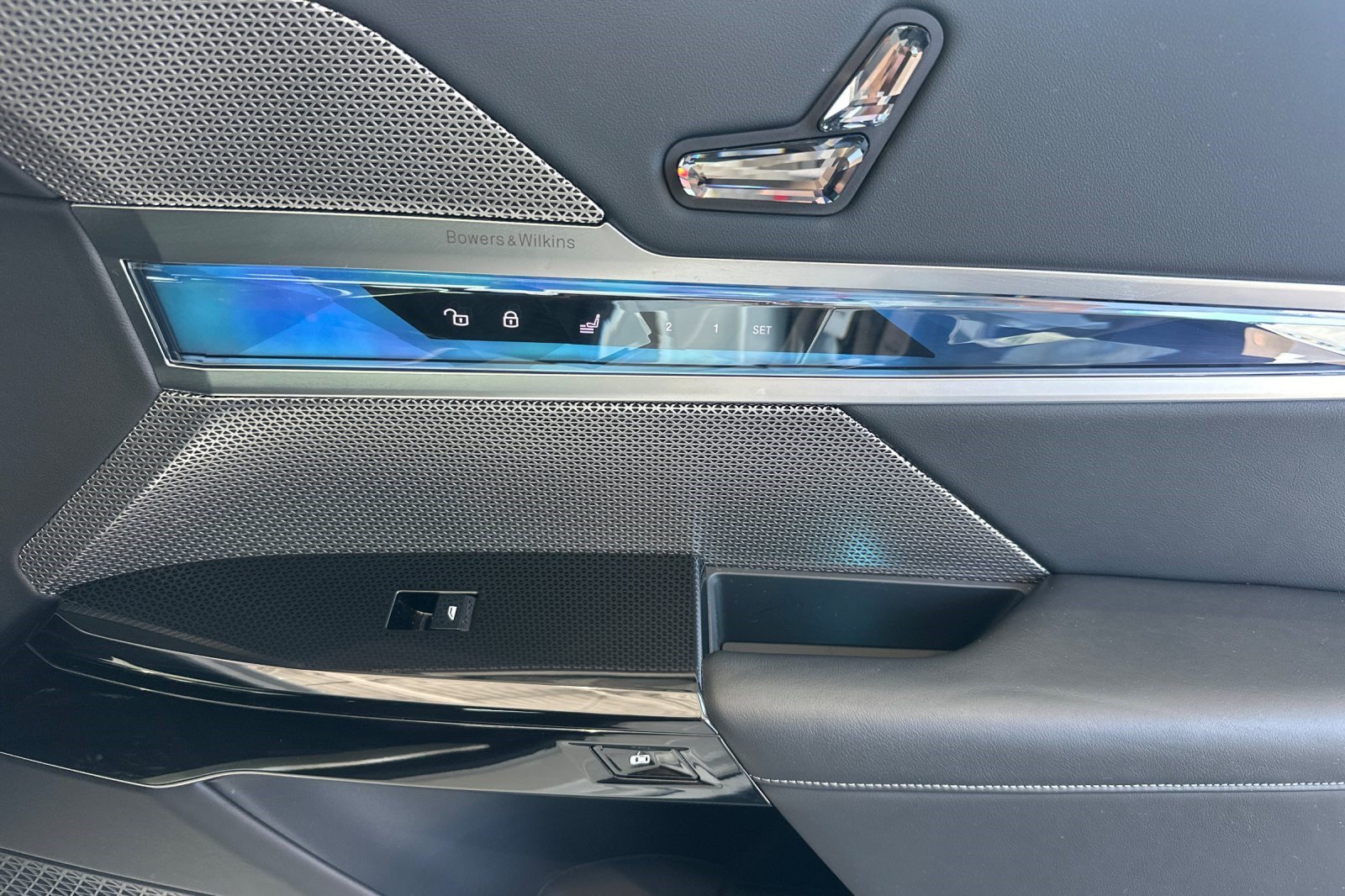 Certified 2024 BMW i7 eDrive50 RWD image 21