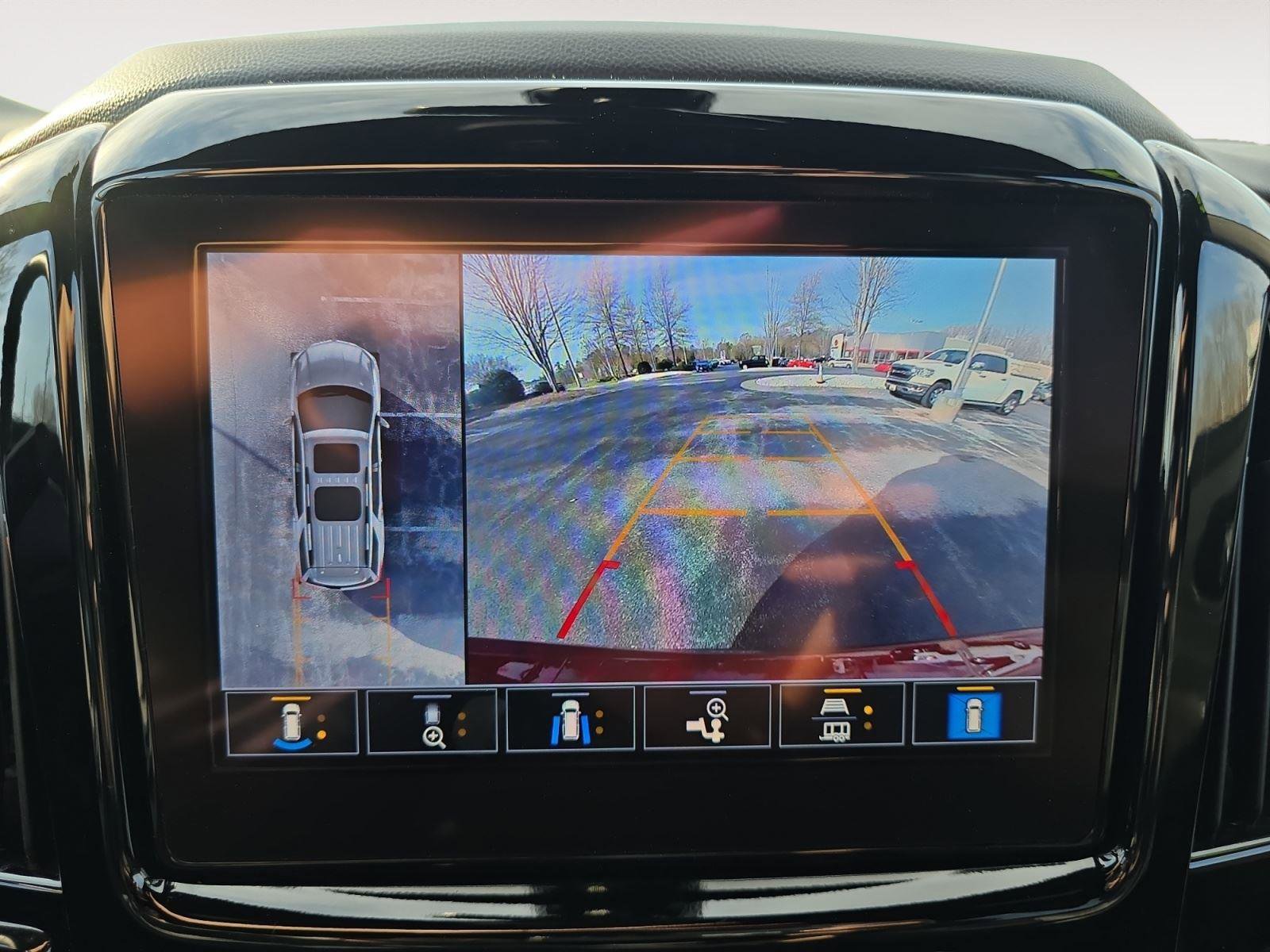 Used 2024 Chevrolet Traverse RS image 17