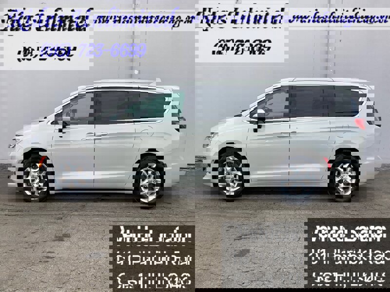 Used 2017 Chrysler Pacifica Touring Plus w/ Tire & Wheel Group image 3