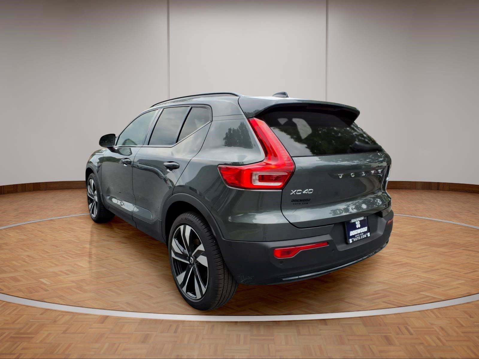 New 2026 Volvo XC40 B5 Ultra w/ Protection Package Premier AWD/4WD image 4