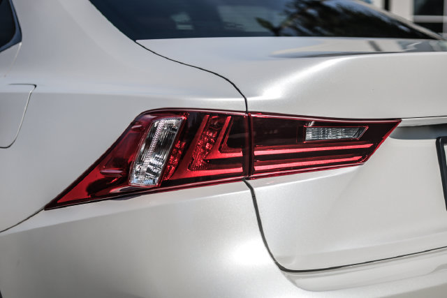 Used 2016 Lexus IS 200t RWD image 23
