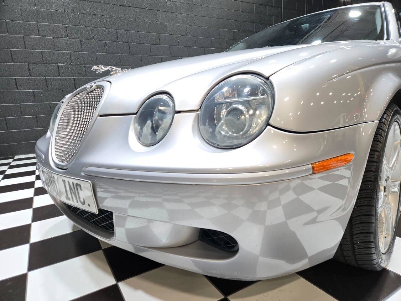 Used 2005 Jaguar S-TYPE R RWD image 14