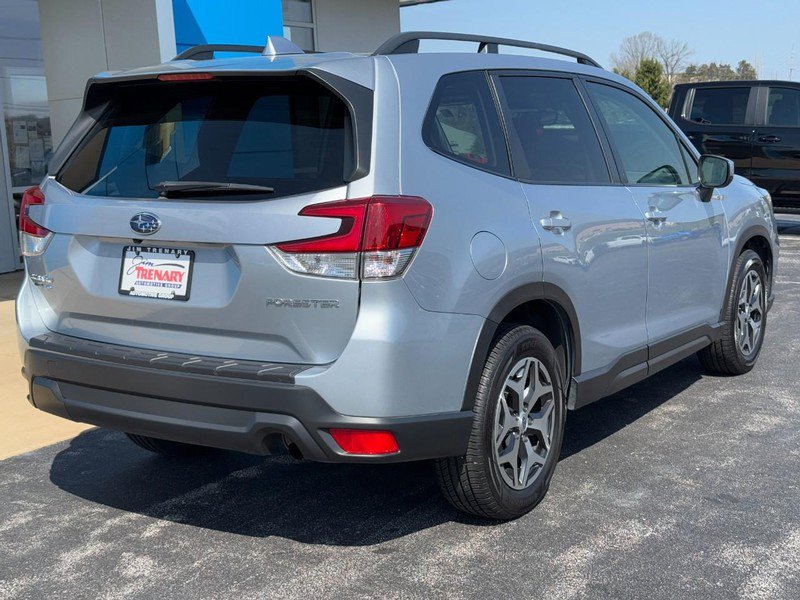 Used 2020 Subaru Forester Premium image 3