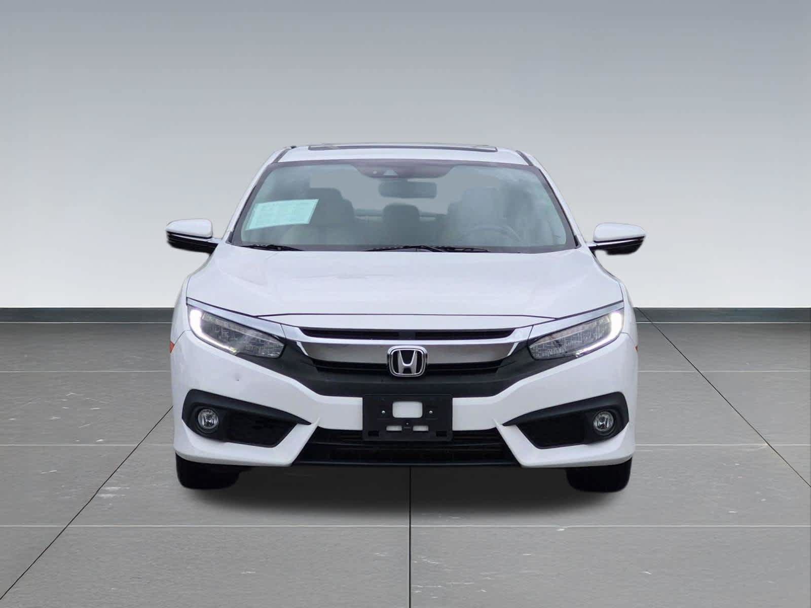 Used 2018 Honda Civic Touring image 9