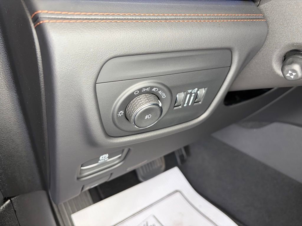 Used 2024 Jeep Grand Cherokee Summit image 14