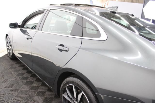 Used 2017 Chevrolet Malibu LT w/ Leather Package FWD image 9
