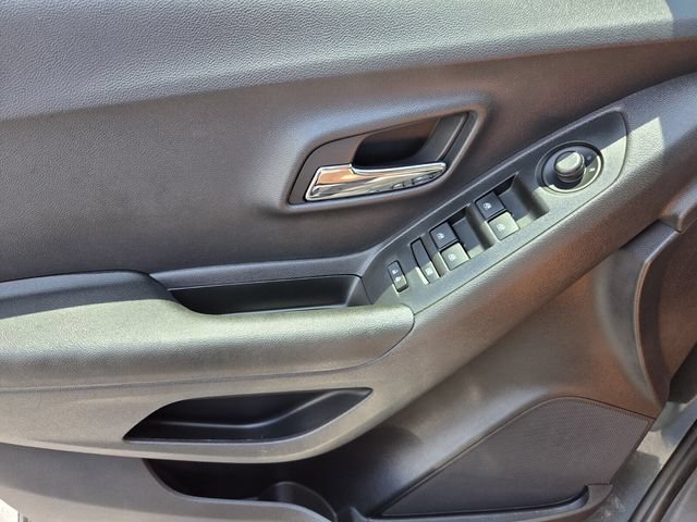 Certified 2020 Chevrolet Trax LS AWD/4WD image 17