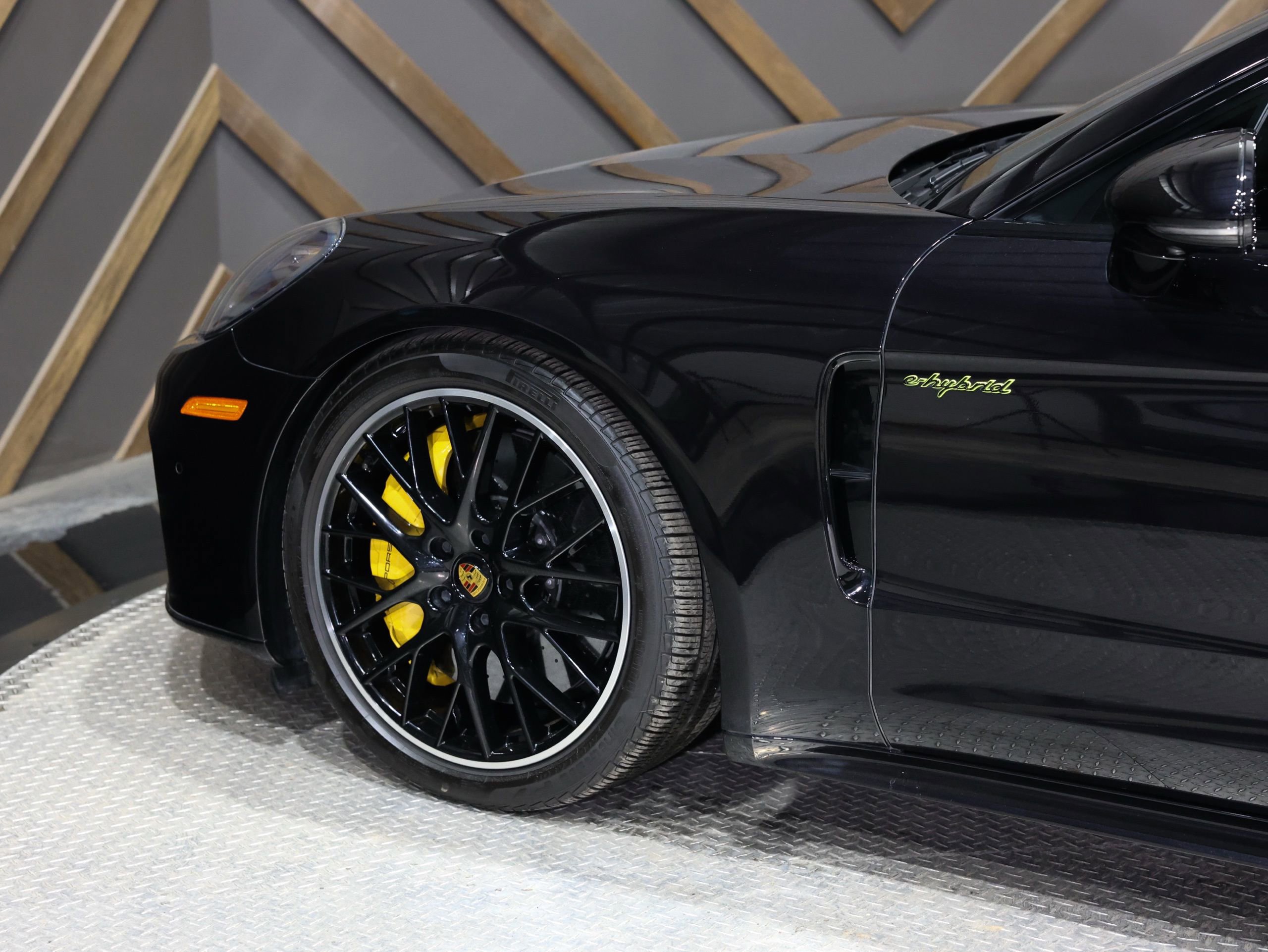 Used 2023 Porsche Panamera Turbo S image 9