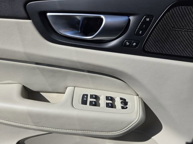 Certified 2023 Volvo XC60 B5 Ultimate w/ Protection Package Premier FWD image 28