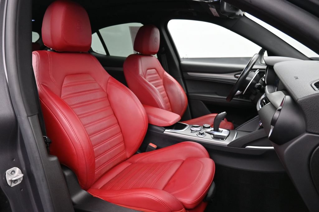 Used 2022 Alfa Romeo Stelvio Veloce AWD/4WD image 27