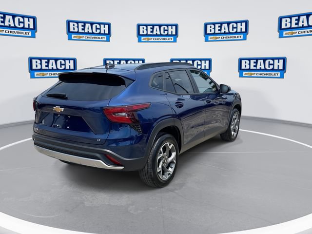 Used 2024 Chevrolet Trax LT w/ LT Convenience Package FWD image 8
